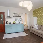Elmenykoezpont Apartman Velence