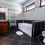 Elmenykoezpont Apartman *