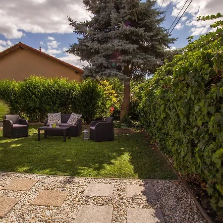 Elmenykoezpont Velence