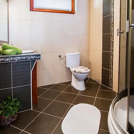 Elmenykoezpont Apartamento *