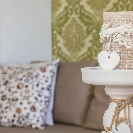 Elmenykoezpont Apartamento Velence