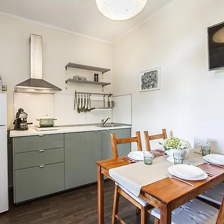 Apartment Elmenykoezpont Velence
