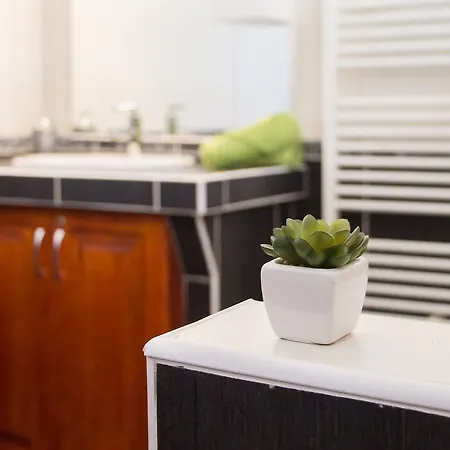 Lägenhet Elmenykoezpont Velence