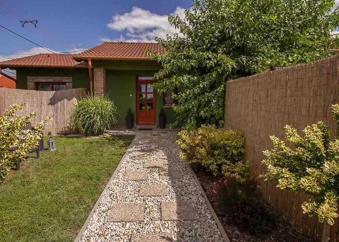 Apartamento Elmenykoezpont